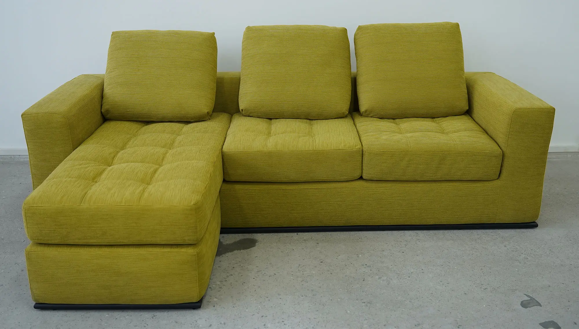 Compression sofa with metal base small size with moveable ottoman (9)